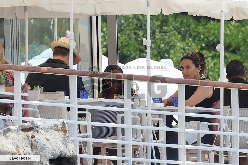 Cannes - Mariska Hargitay with her Family at Eden ROC