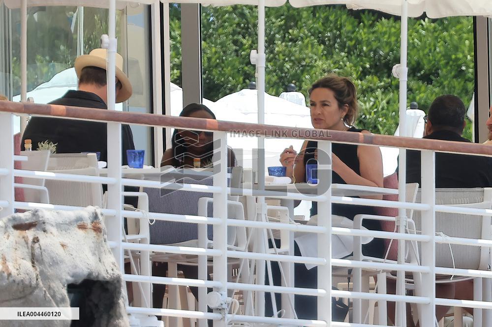 Cannes - Mariska Hargitay with her Family at Eden ROC