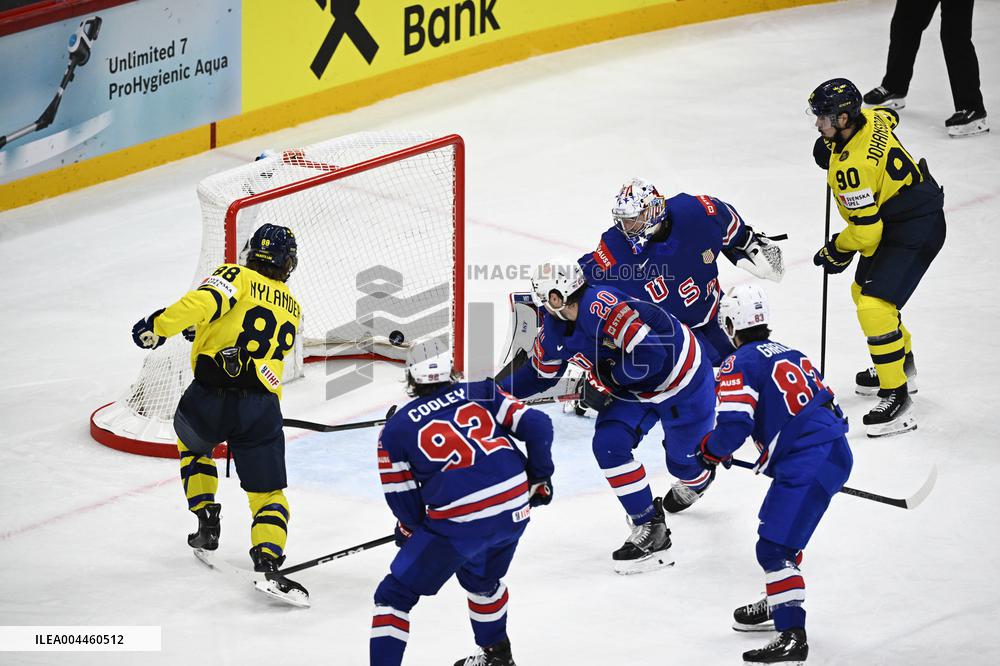 ICE HOCKEY WC SEMI FINAL SWEDEN-USA