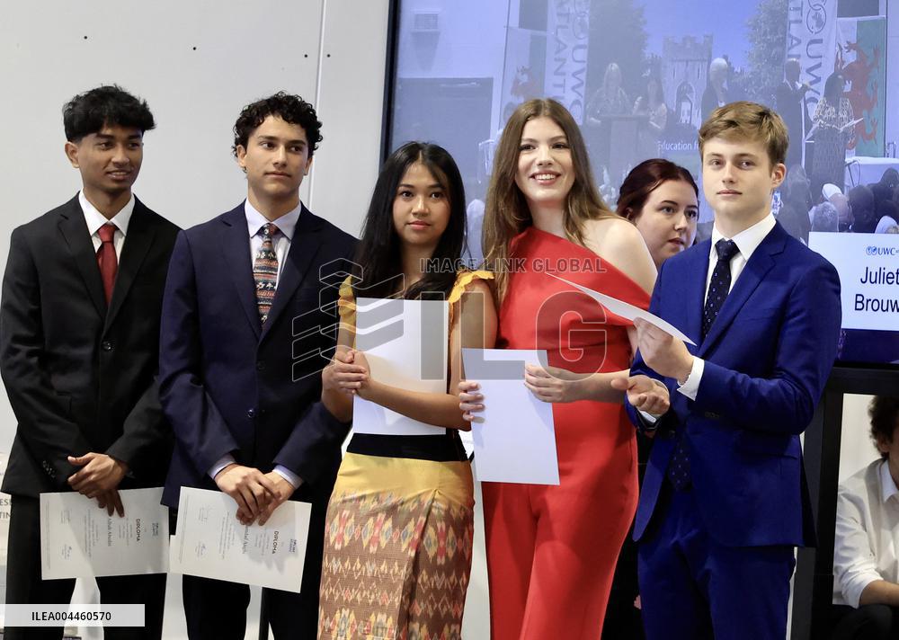 King And Queen Of Spain With The Infanta Sofia On Her Graduation - UK