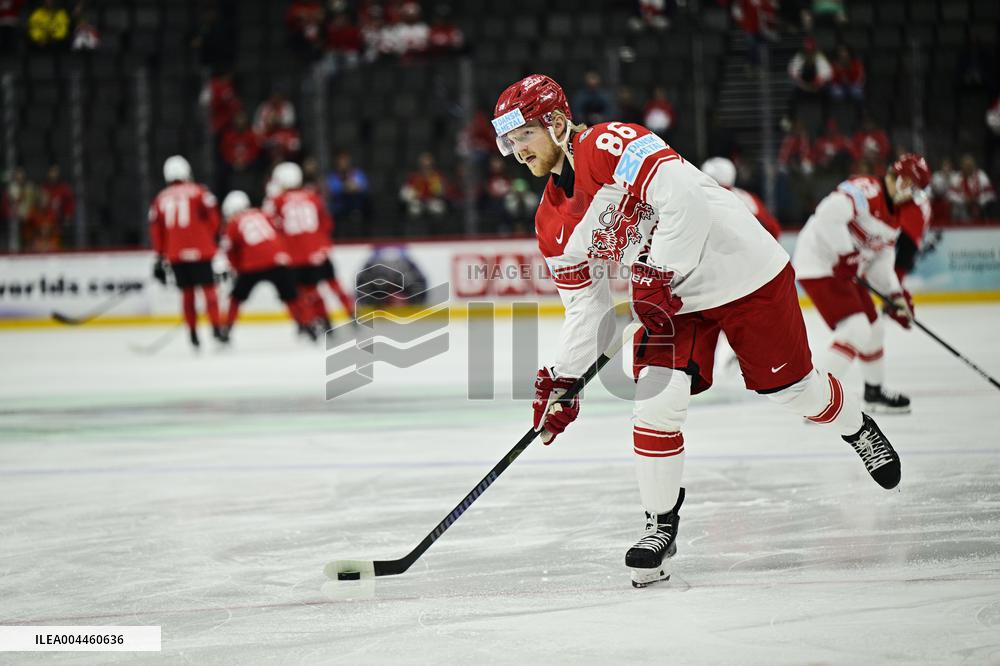 ICE HOCKEY WC SEMI FINAL SWITZERLAND-DENMARK