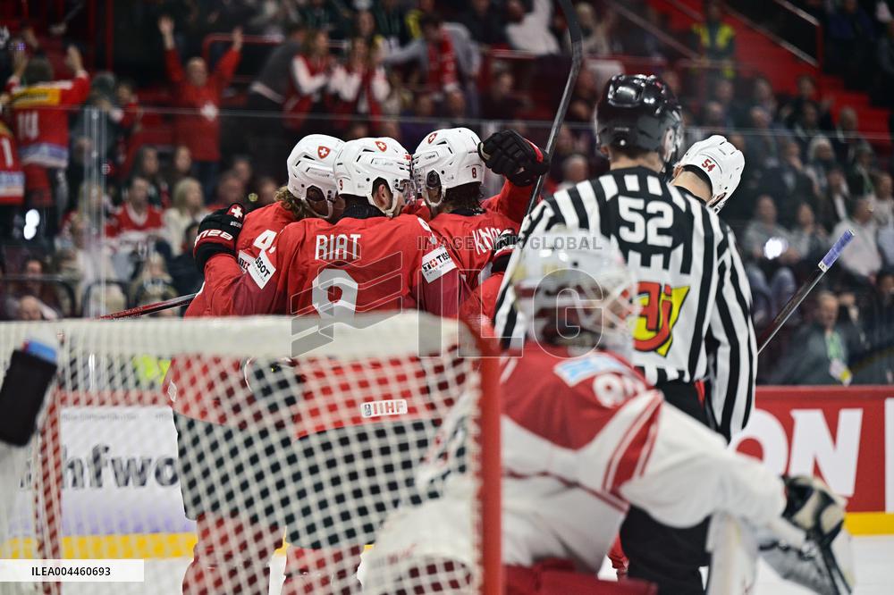 ICE HOCKEY WC SEMI FINAL SWITZERLAND-DENMARK