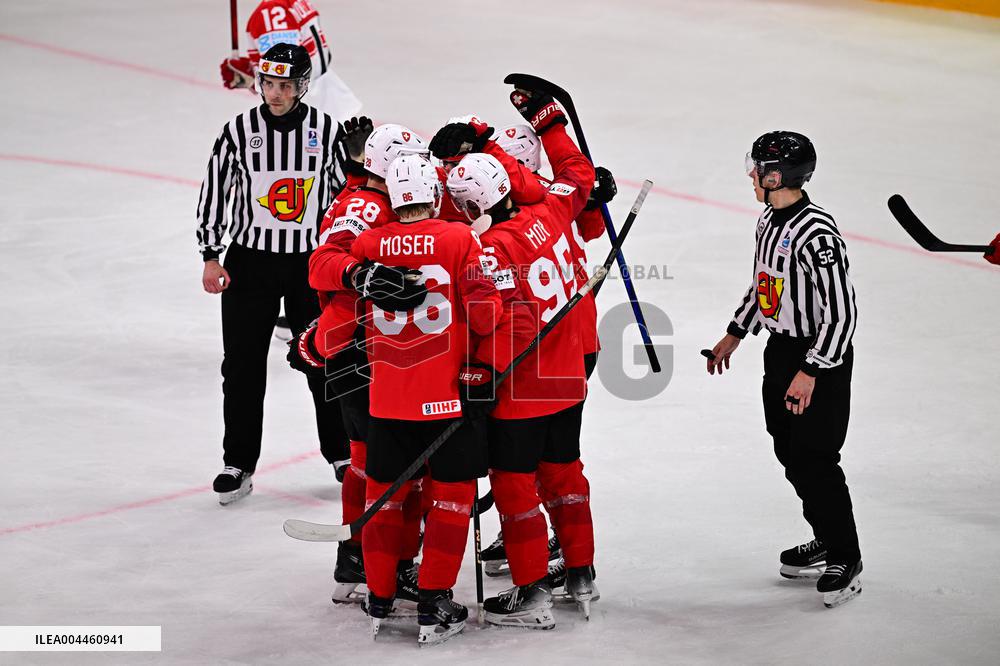 ICE HOCKEY WC SEMI FINAL SWITZERLAND-DENMARK