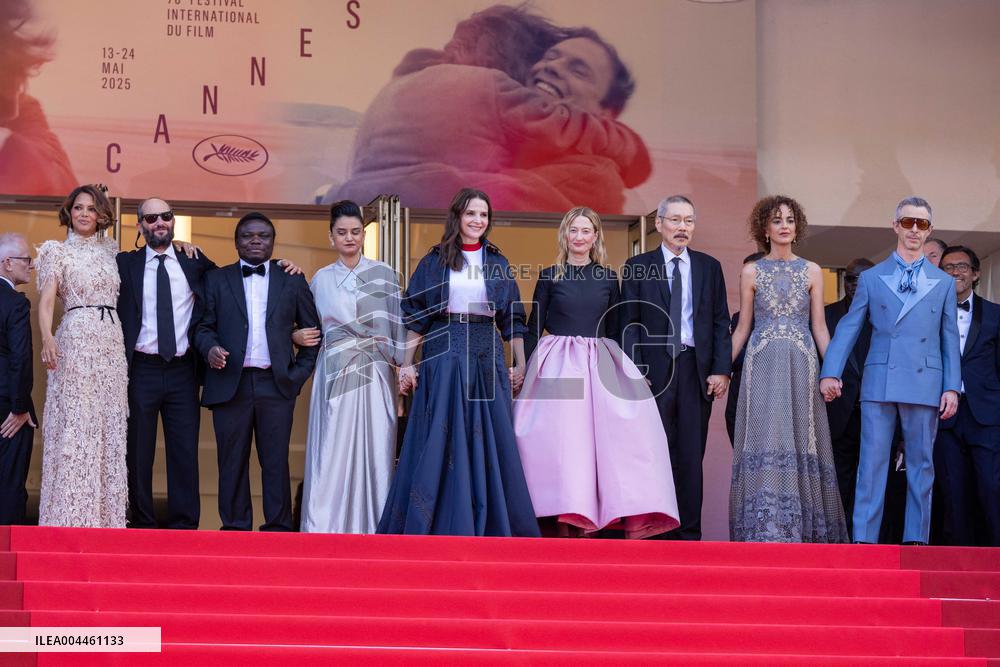 Cannes - Closing Ceremony Red Carpet