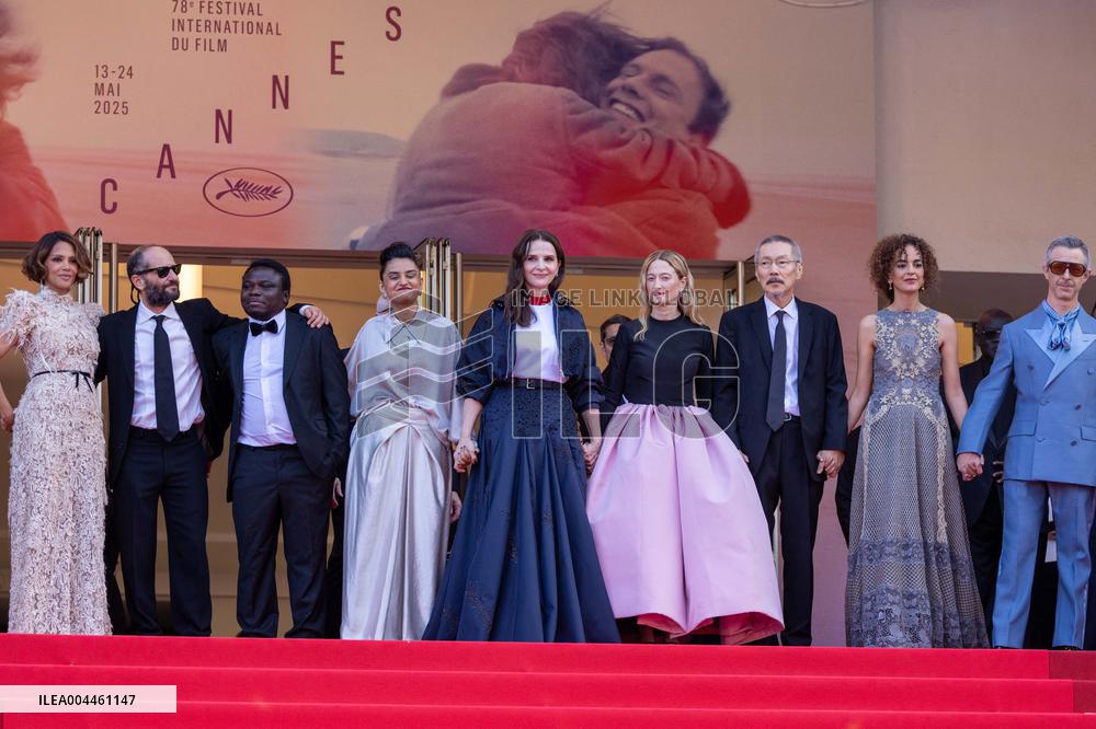 Cannes - Closing Ceremony Red Carpet