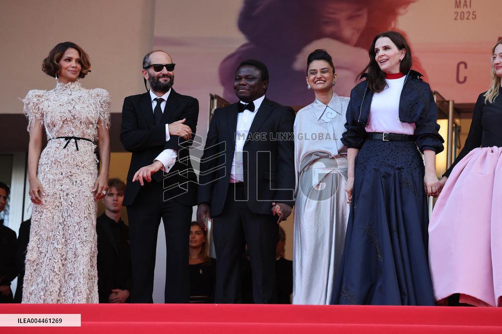 Cannes - Closing Ceremony Red Carpet