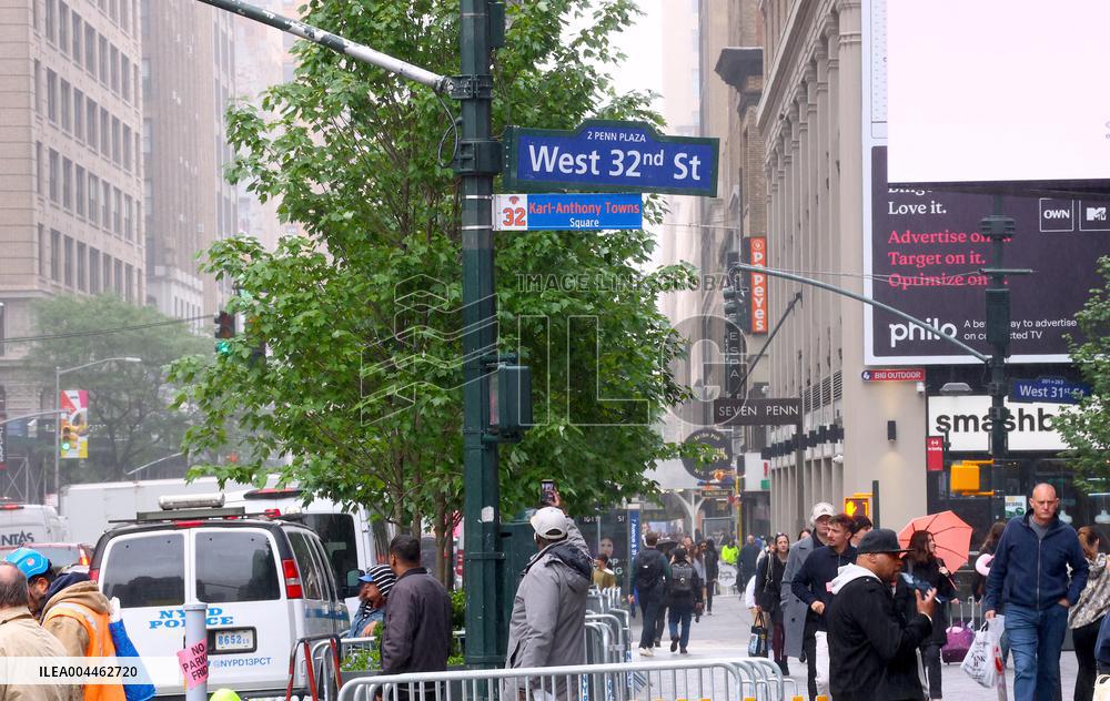 NYC and Department of Transportation honoring New York Knicks