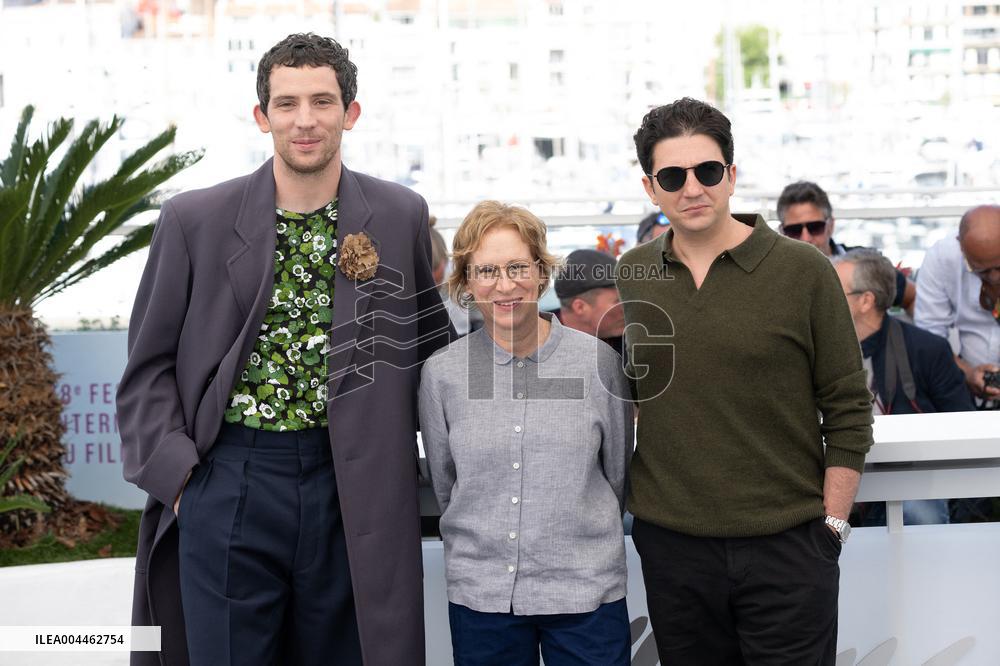 Cannes - Jeunes Meres Photocall
