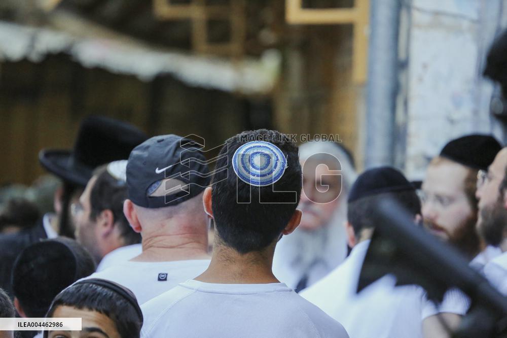 Settlers Storm The Old City Of Hebron