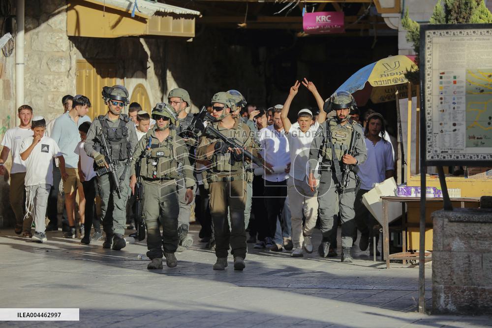 Settlers Storm The Old City Of Hebron
