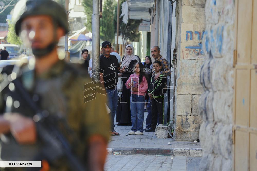 Settlers Storm The Old City Of Hebron