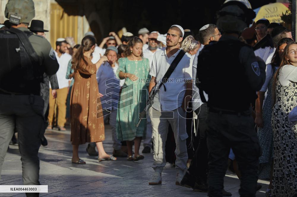 Settlers Storm The Old City Of Hebron