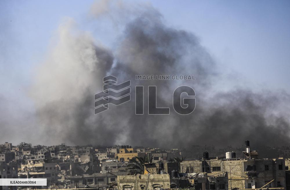 Airstrike Hits Jabalia Refugee Camp in Gaza