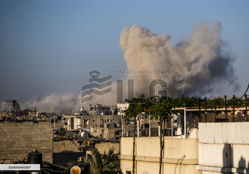 Airstrike Hits Jabalia Refugee Camp in Gaza