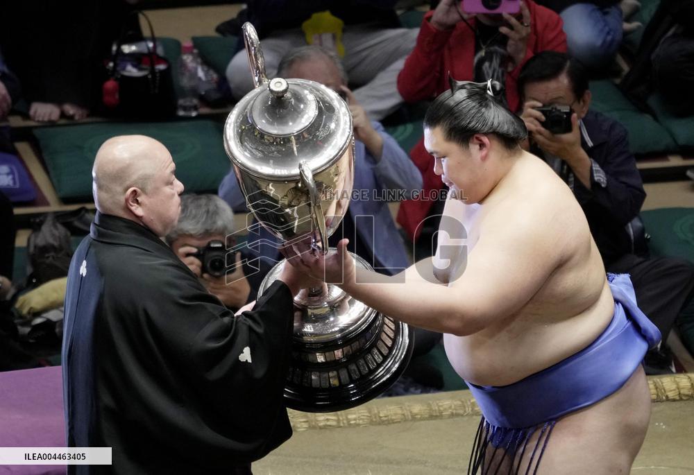 Summer Grand Sumo Tournament