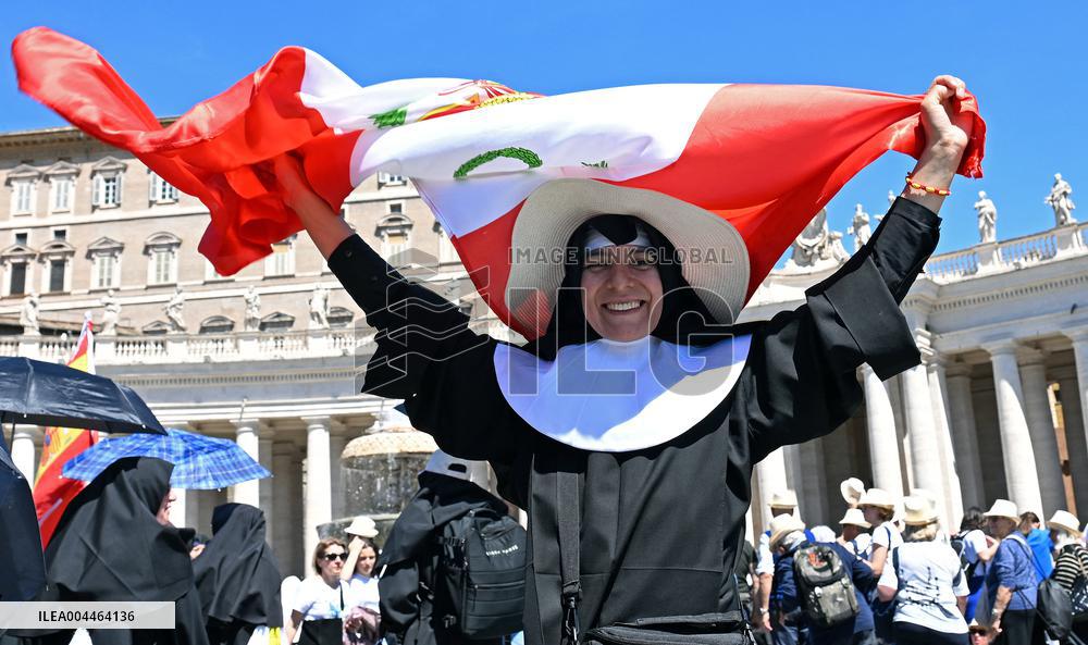 Pope Leo XIV Delivers His Blessing To The Faithful - Vatican