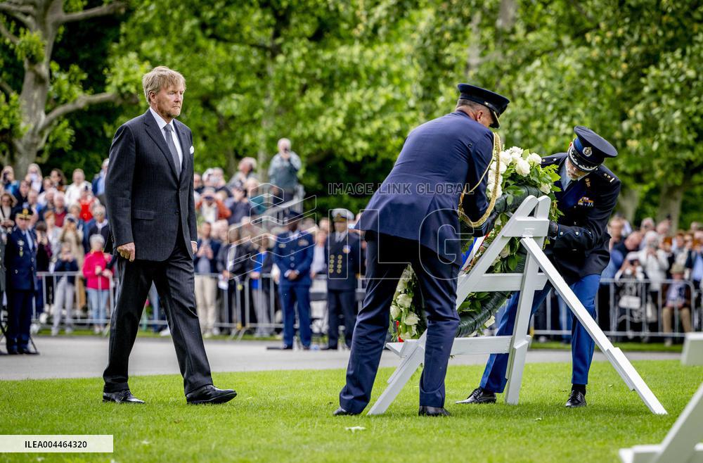 King Willem-Alexander At Memorial Day - Margraten