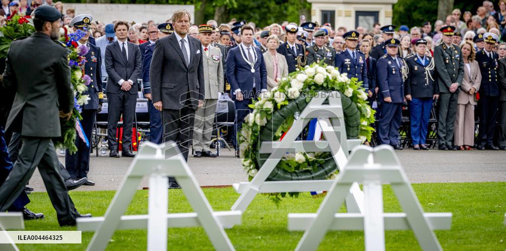 King Willem-Alexander At Memorial Day - Margraten