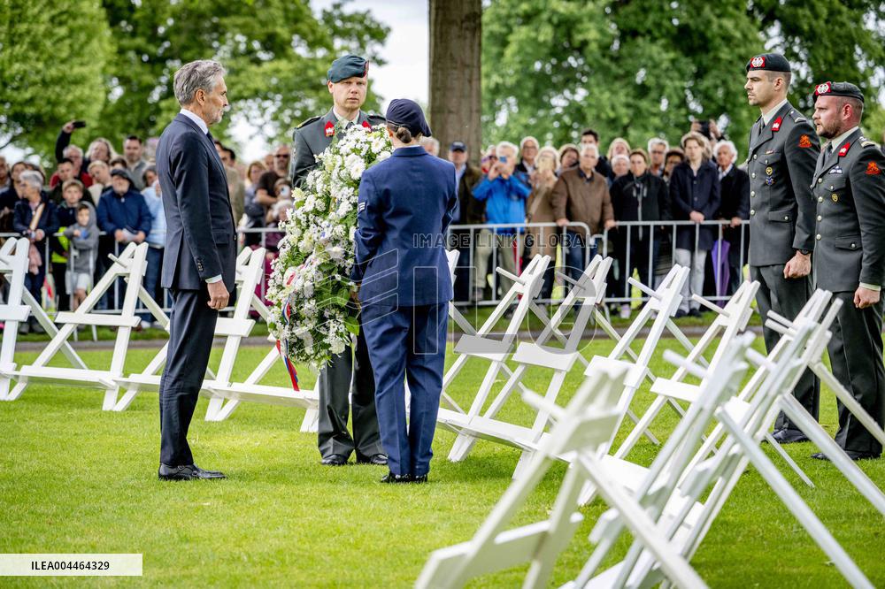 King Willem-Alexander At Memorial Day - Margraten