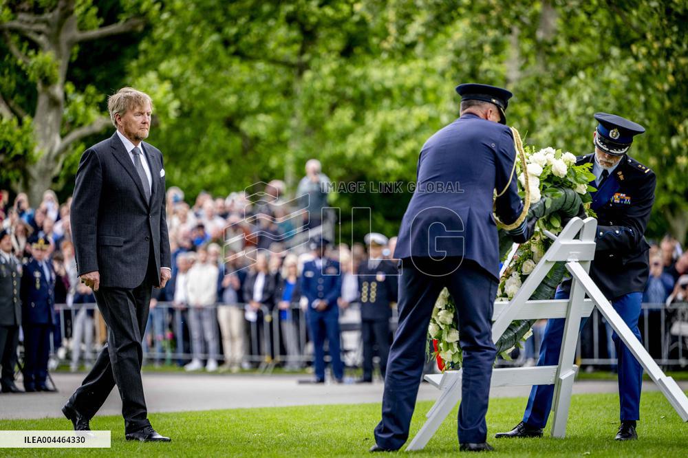 King Willem-Alexander At Memorial Day - Margraten