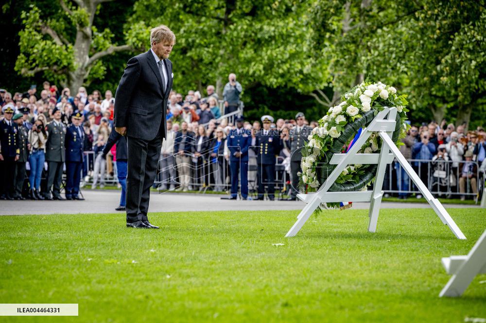 King Willem-Alexander At Memorial Day - Margraten