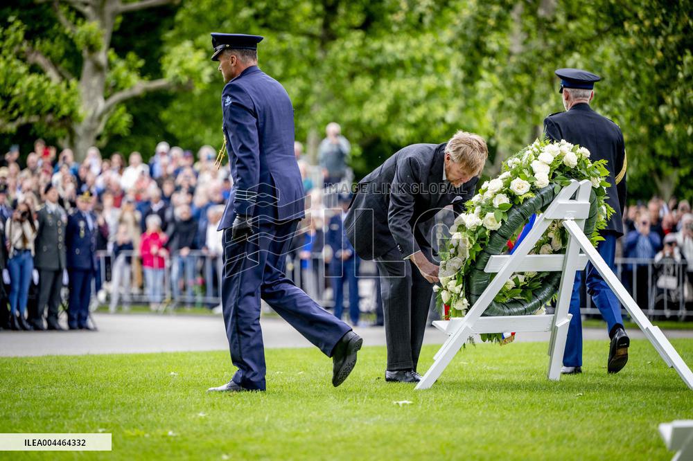 King Willem-Alexander At Memorial Day - Margraten