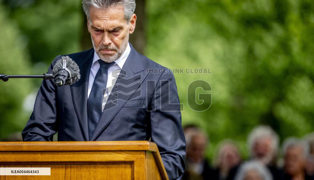 King Willem-Alexander At Memorial Day - Margraten