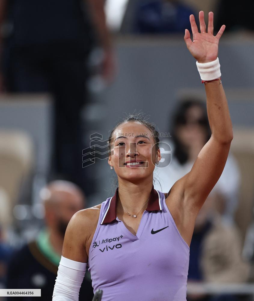 Roland Garros - Women s single - Qinwen vs Pavlyuchenkova
