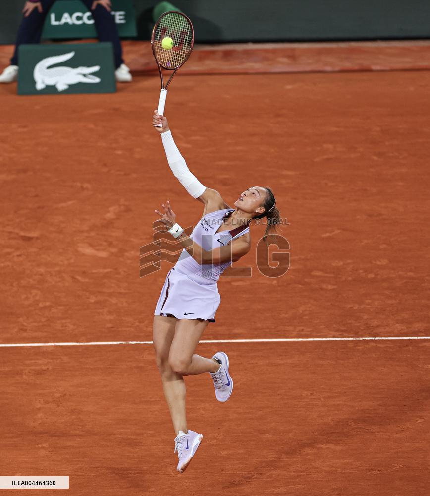 Roland Garros - Women s single - Qinwen vs Pavlyuchenkova
