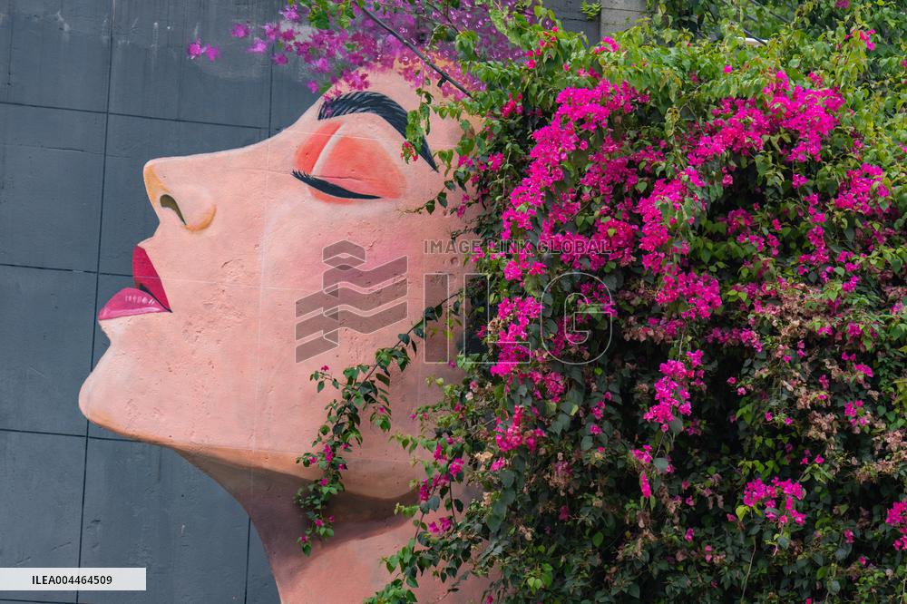 Public Spaces Art Ecology in Chongqing