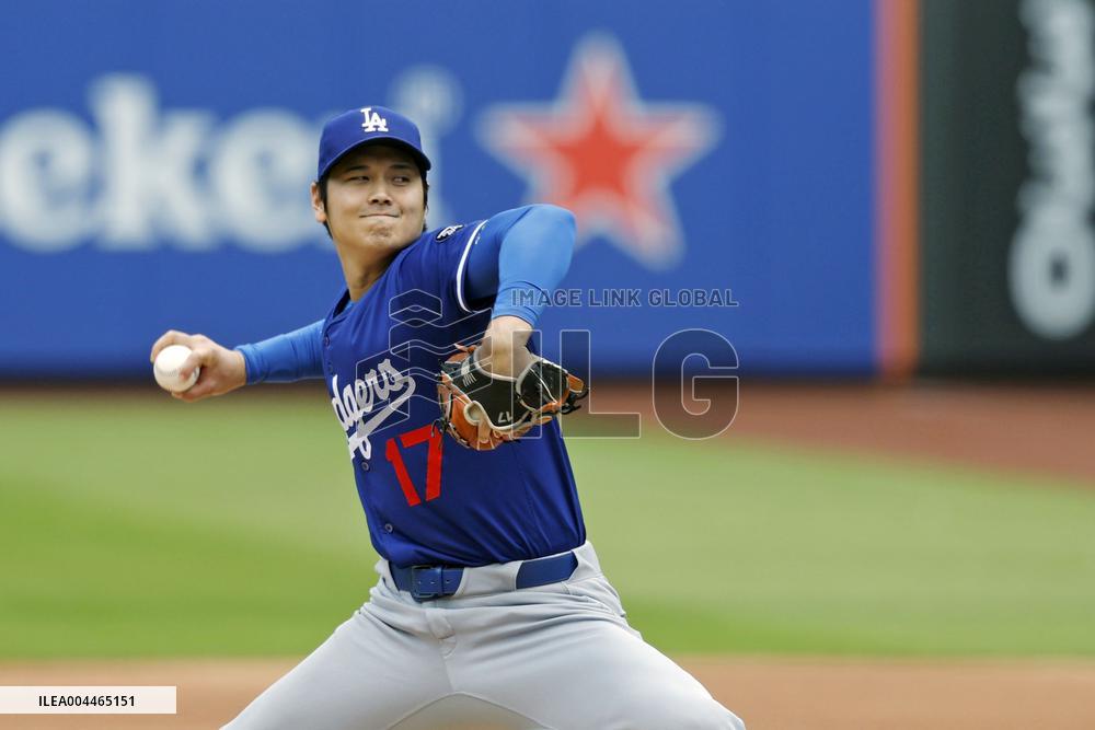 Baseball: Ohtani throws live batting practice