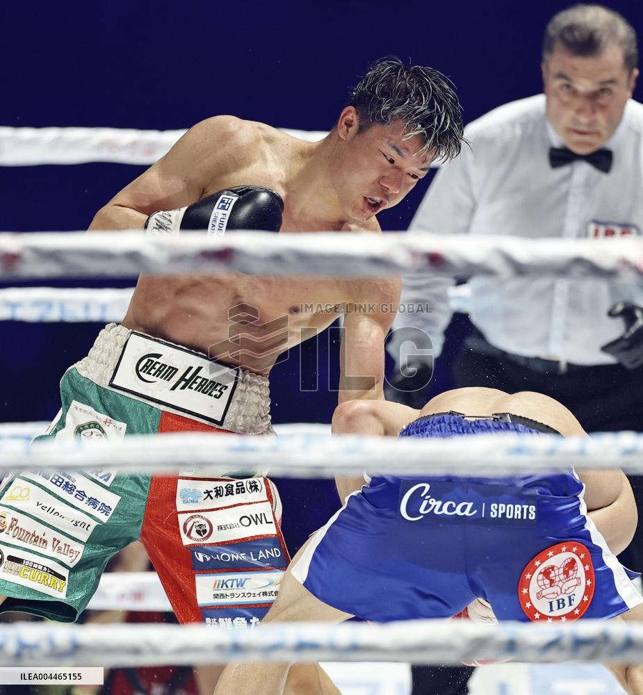 Boxing: IBF featherweight title match