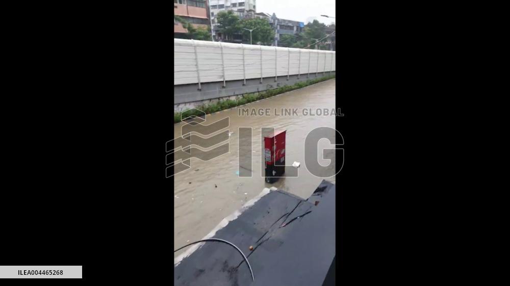 India: Flooding Hits Mumbai, Red Alert Issued