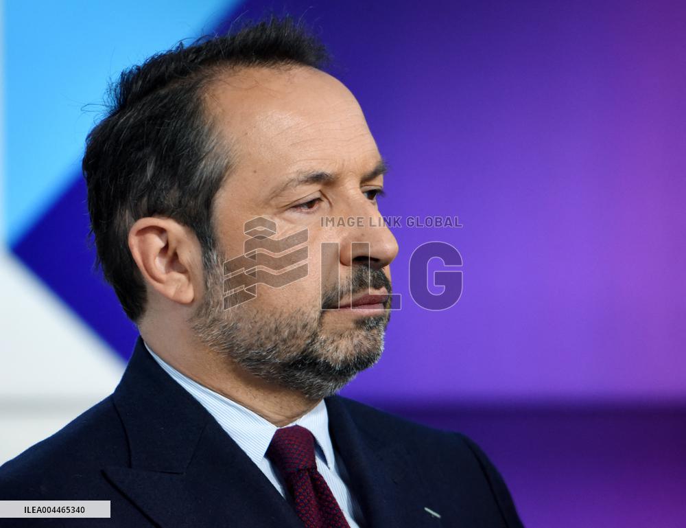 Sebastien Chenu On Dimanche En Politique - Paris