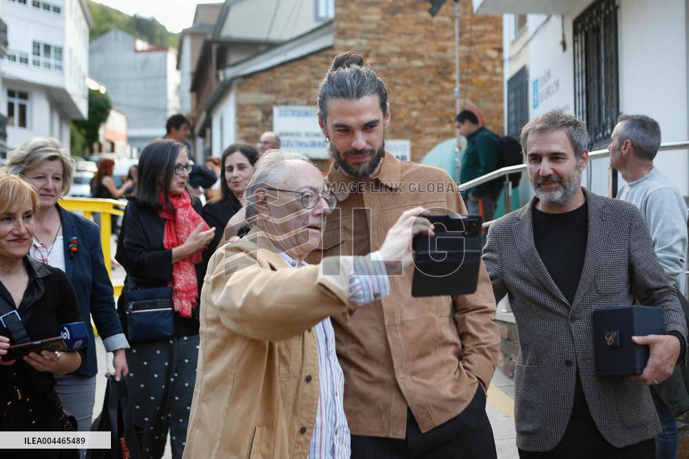 Oliver Laxe Celebrates The Preview Of His Latest Film Sirat - Navia De Suarna