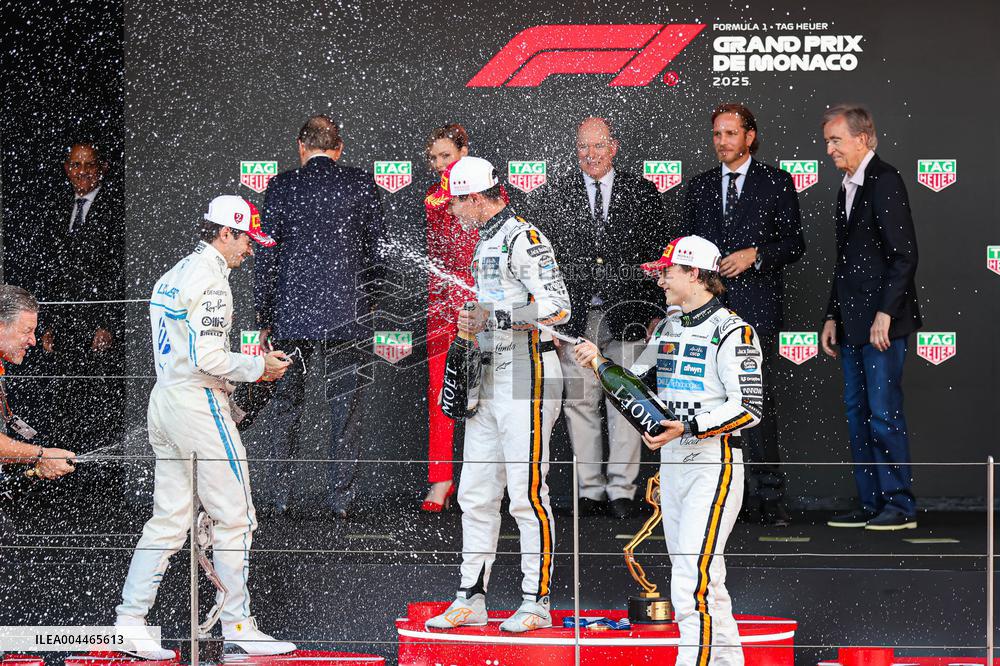 Royals At Monaco Grand Prix Podium - Monte Carlo