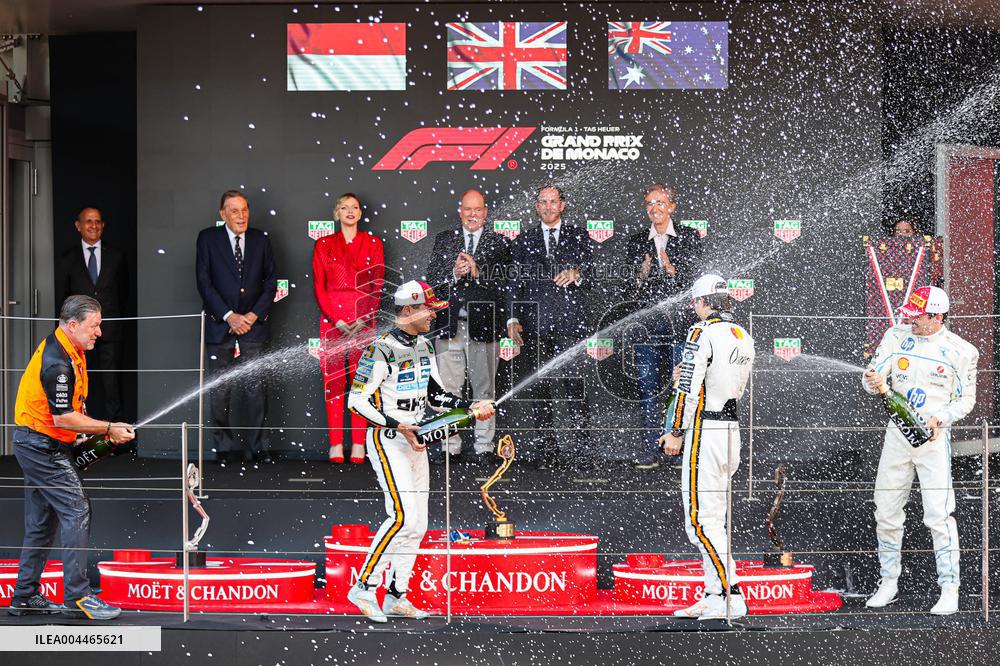 Royals At Monaco Grand Prix Podium - Monte Carlo