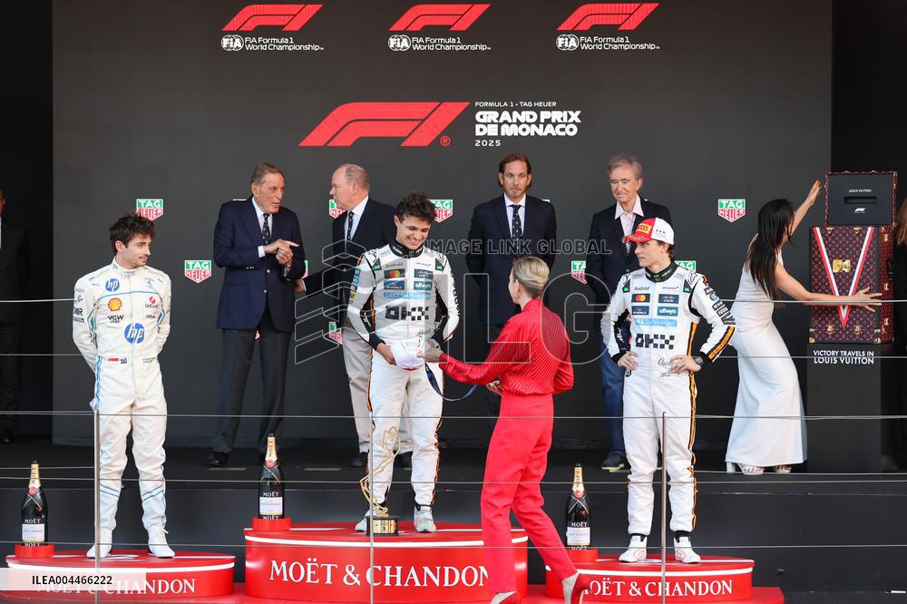 Royals At Monaco Grand Prix Podium - Monte Carlo