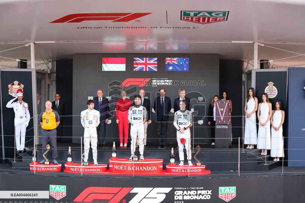 Royals At Monaco Grand Prix Podium - Monte Carlo