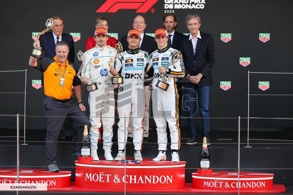 Royals At Monaco Grand Prix Podium - Monte Carlo