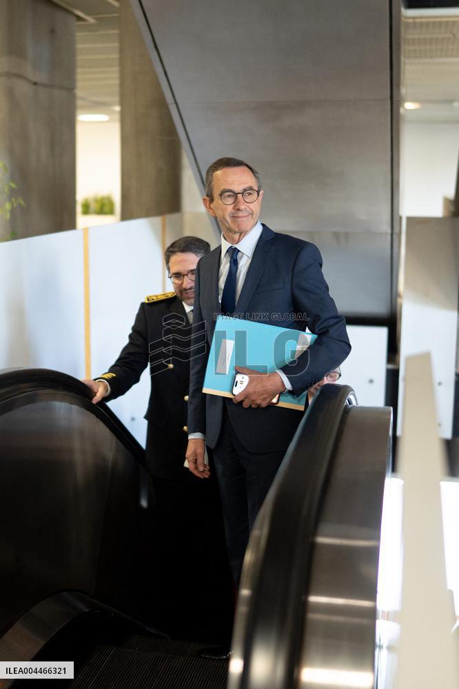 Bruno Retailleau reveals the outlines of his fight against Islamism - Nanterre AJ