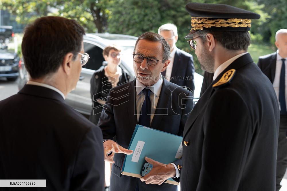 Bruno Retailleau reveals the outlines of his fight against Islamism - Nanterre AJ