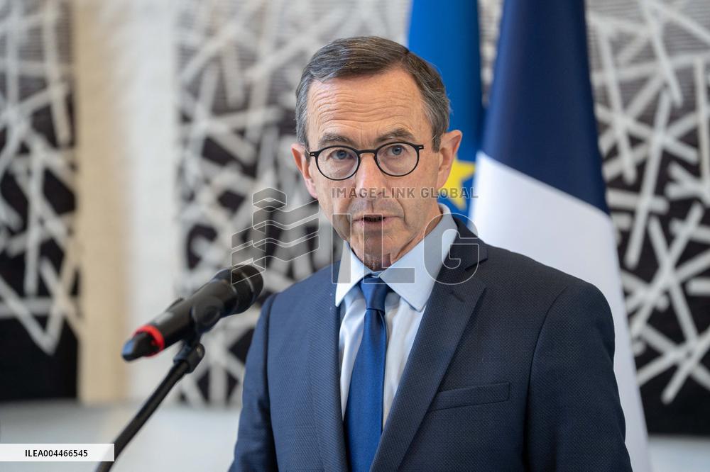 Bruno Retailleau reveals the outlines of his fight against Islamism - Nanterre AJ