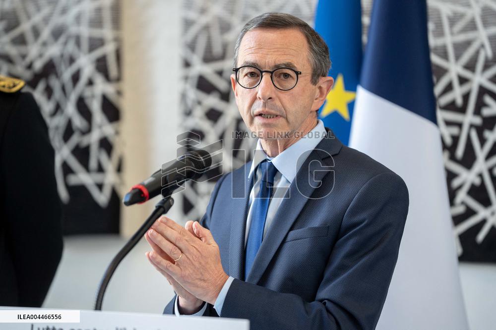 Bruno Retailleau reveals the outlines of his fight against Islamism - Nanterre AJ