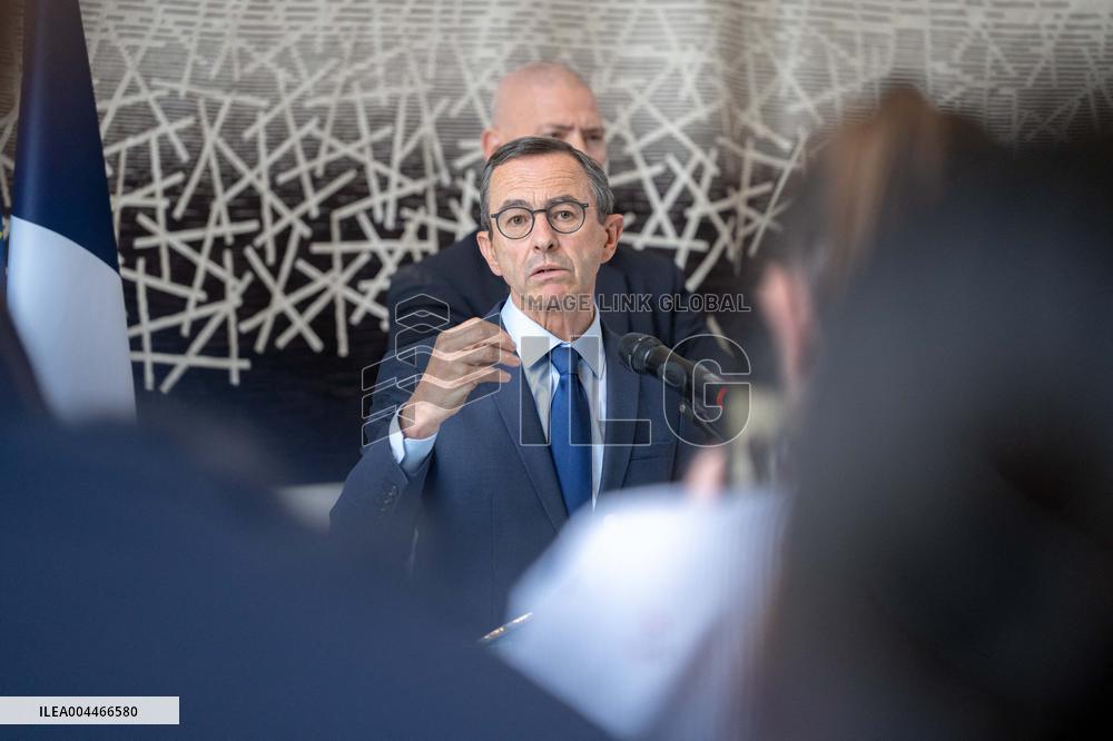 Bruno Retailleau reveals the outlines of his fight against Islamism - Nanterre AJ