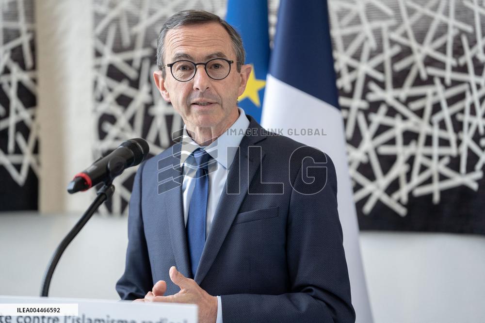 Bruno Retailleau reveals the outlines of his fight against Islamism - Nanterre AJ