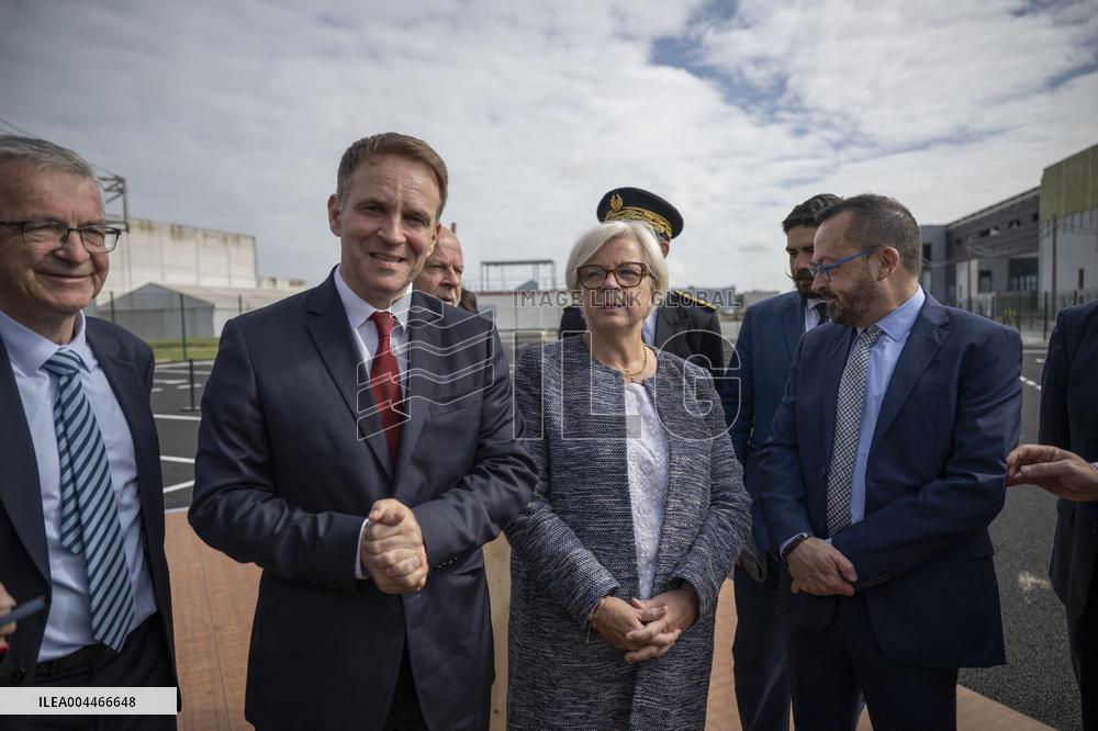 Ministerial Visit To Novo Nordisk Factory - Chartres