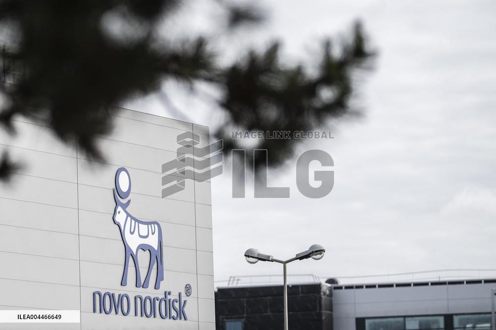 Ministerial Visit To Novo Nordisk Factory - Chartres