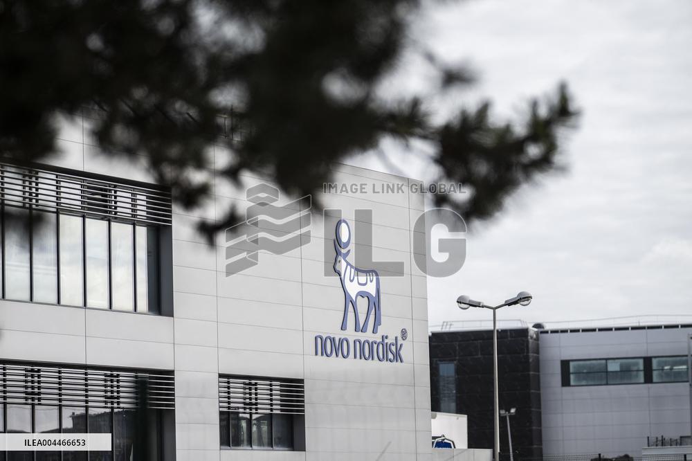 Ministerial Visit To Novo Nordisk Factory - Chartres