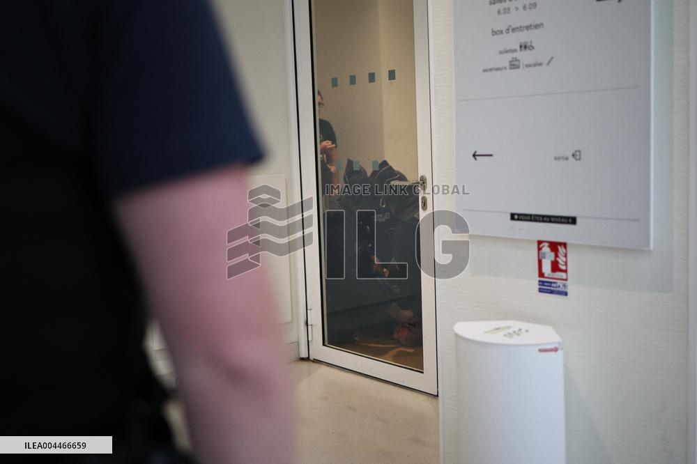 Piotr Pavlenski Arrested During the Trial of Mimi Marchand - Paris